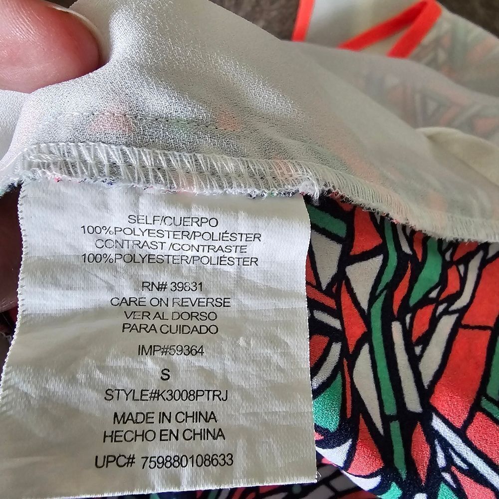 Geometric Patterned Women's Top Size Small - Picture 6 of 7